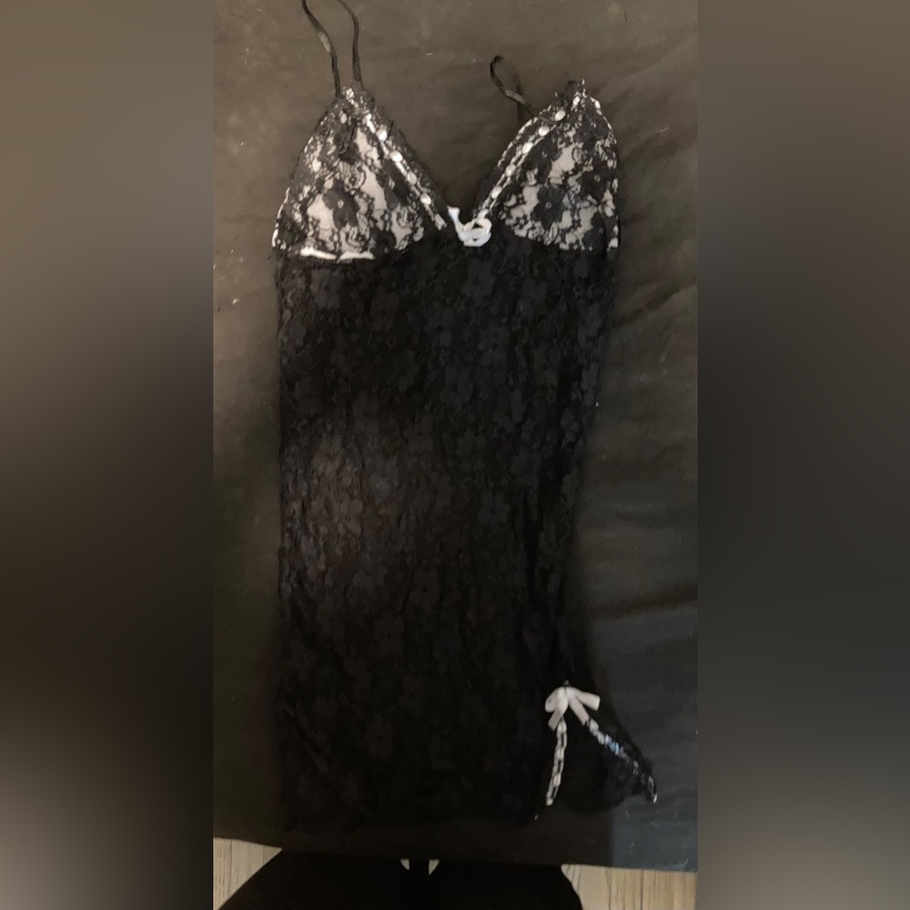 Black & White Lace Lingerie (2 of 2)
